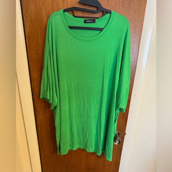 mcedar Tops - New With Tags, Women’s Shamrock Green, Oversized, Short Sleeve Tunic, Size XL